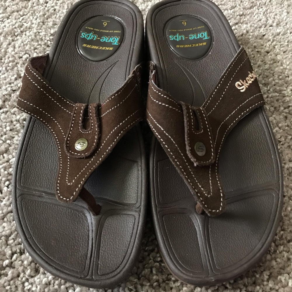 BNWT WOMENS SKECHERS TONE-UPS SANDALS IN BROWN SIZE 6
